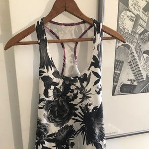 Women’s Lululemon floral tank top size small